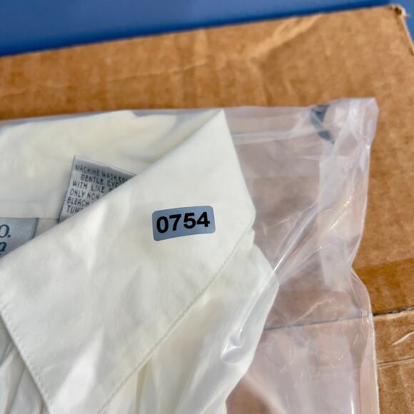 Style & Co Collection Button Shirt Ruched Woman 10P * PETITE* White Long Sleeve - Picture 8 of 8